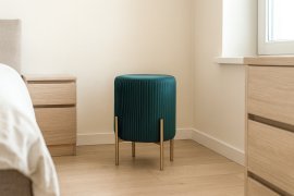 Chomik - Hocker mit Beinen – türkis – PHO4217