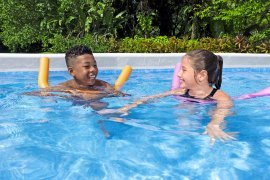 Chomik - Pool mit Metallrahmen 4,88×2,44×1,22 m - BES56671 (Pool, Sandfilterpumpe, Leiter, Abdeckplane, Dosierer) *6592